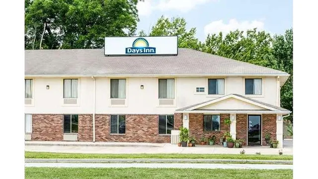 Days Inn by Wyndham Warrensburg
