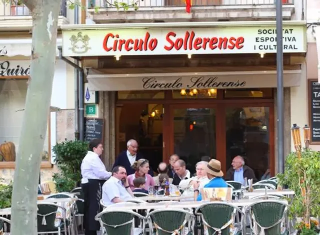 Circulo - Pizzes i burgers com Déu mana