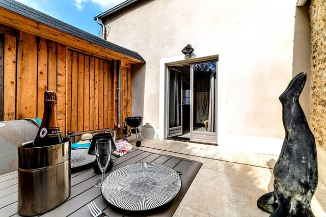 LA PETITE ESCAPADE CHAMBRE AVEC JACUZZI PRIVATIF 77