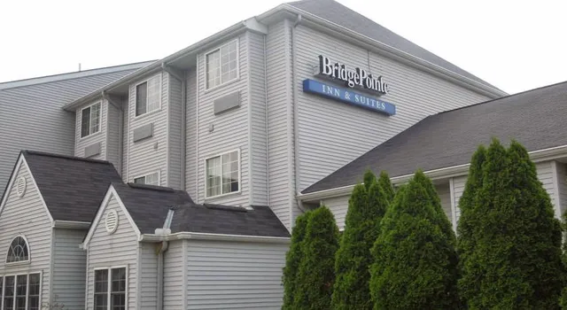 Bridgepointe Inn & Suites