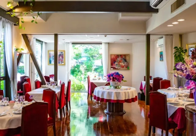 Hananoyakata Paradikitano Restaurant