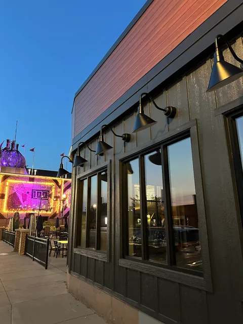 Bradley’s Pub & Grille