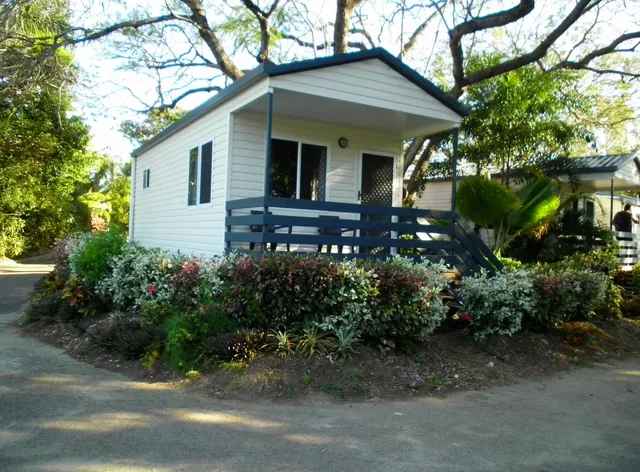 Riverside Tourist Park