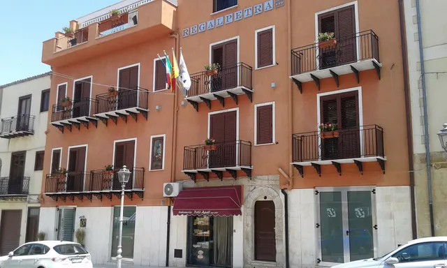 Regalpetra Hotel