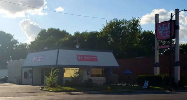 LJ's Burgers & Ice Cream