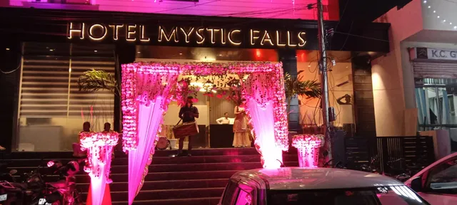 Hotel Mystic Falls