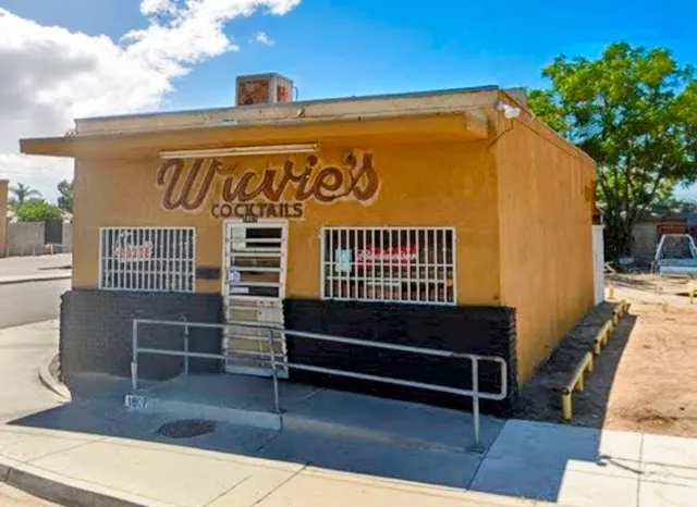Wavie's Cocktails