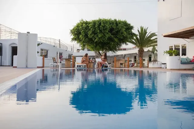 The Tree House Hostel & Coworking