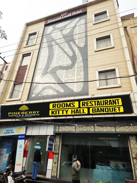 Treebo Trend Diamond Creek