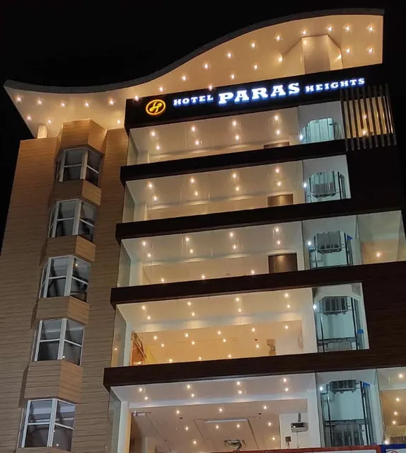 Hotel Paras Heights