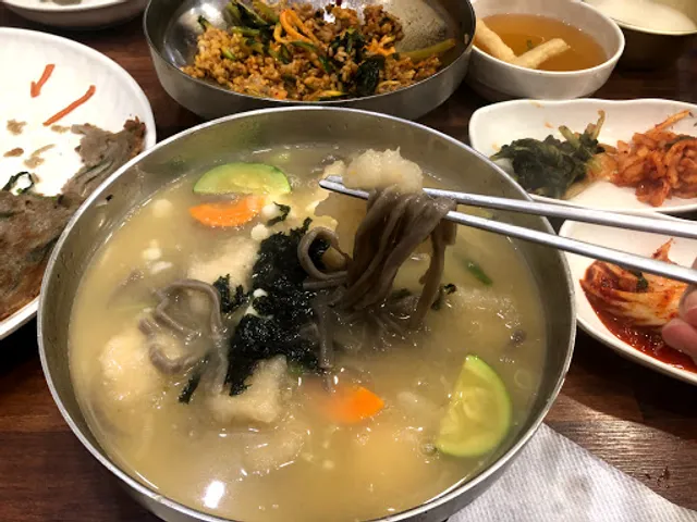 봉평옹심이메밀칼국수