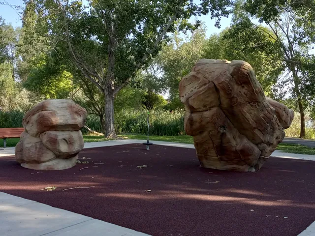Winchester Park Bouldering Playground
