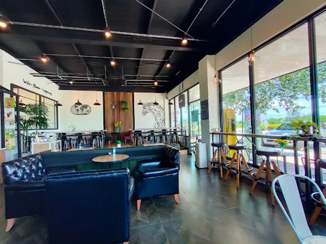 Roastniyom Coffee (Shell Lampang)