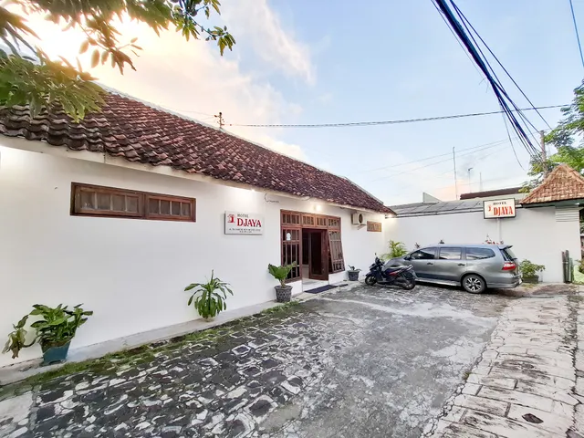 Hotel Djaya RedPartner near Alun Alun Nganjuk