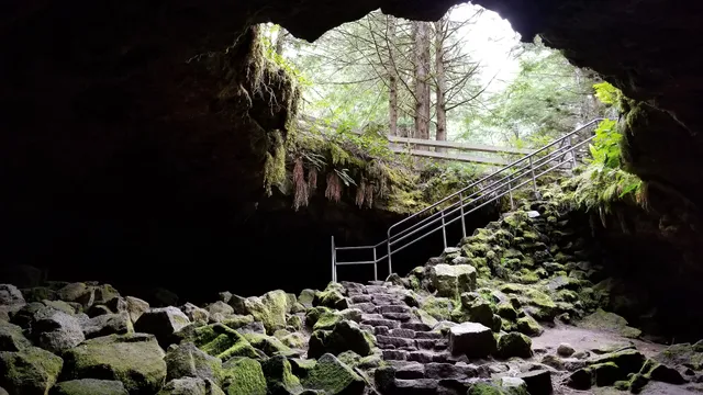 Ape Cave Interpretive Site