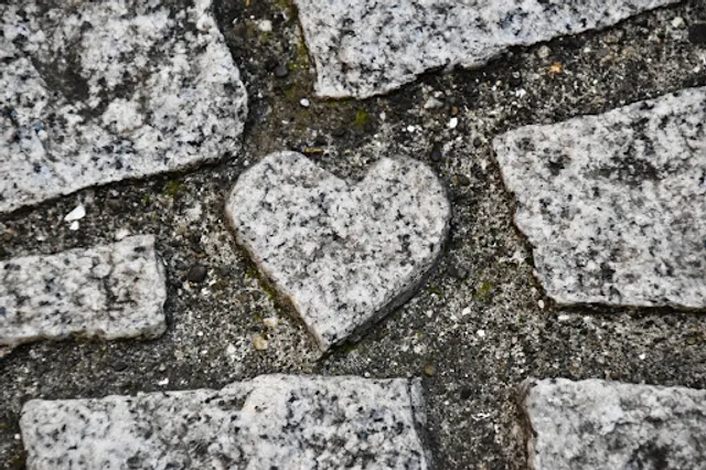 Kakurenbo Yokocho (Hide-and-Seek Alley)