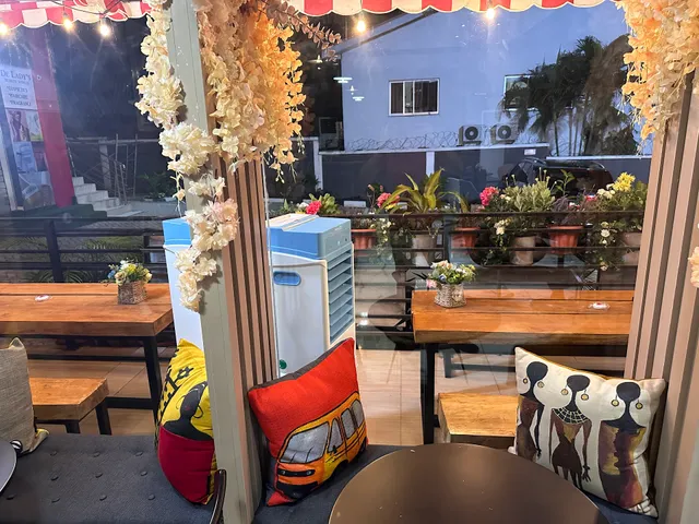 Eli & Lulu's Cafe and Bistro