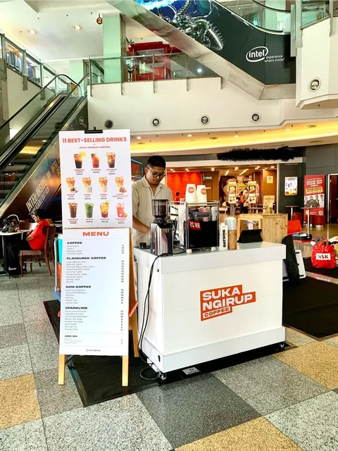 Busana • Menara MARA