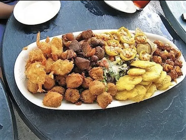 Saveur Tropical Restaurant