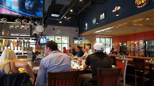 Old Chicago Pizza + Taproom