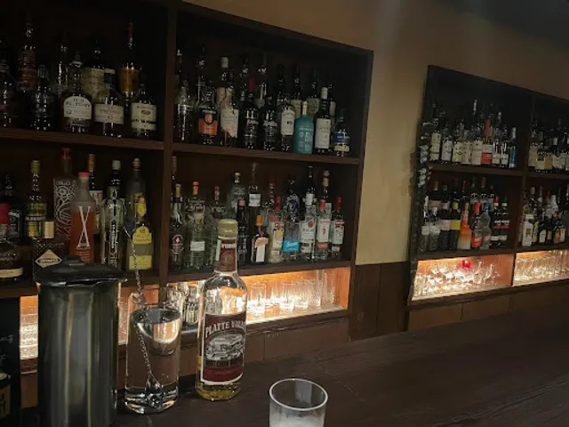 BARRELS BAR