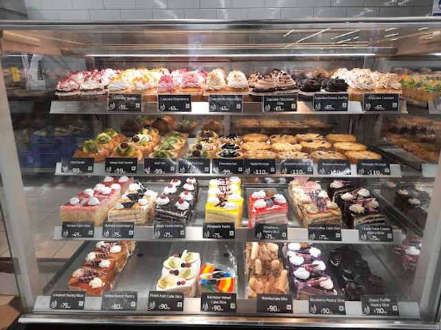 Lulus Bakery and Restaurant