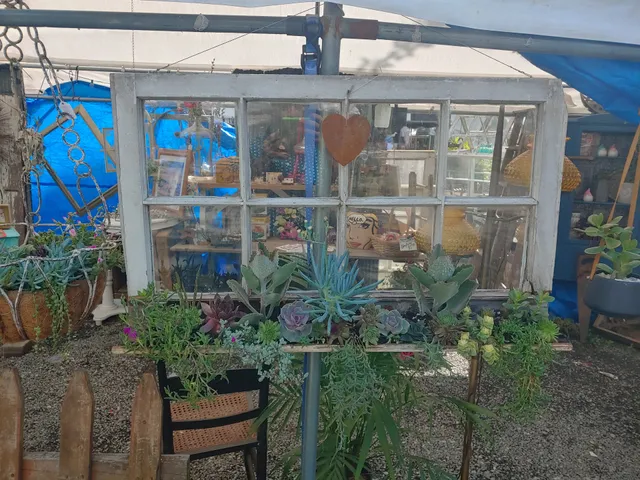 Shupps Grove Antique Market