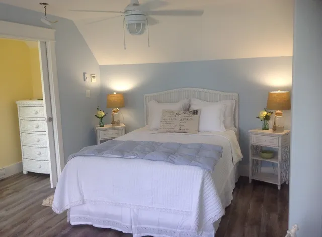 Rosewood On The Cove