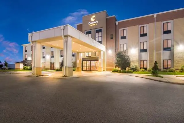 Comfort Suites Rensselaer near Fair Oaks