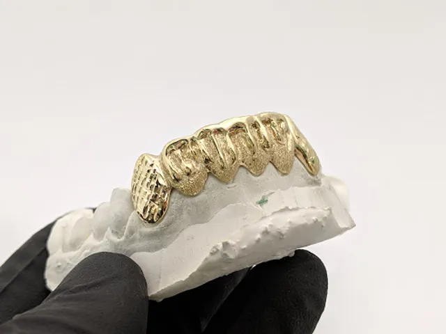 Lucky Diamond (恆福珠寶金行)