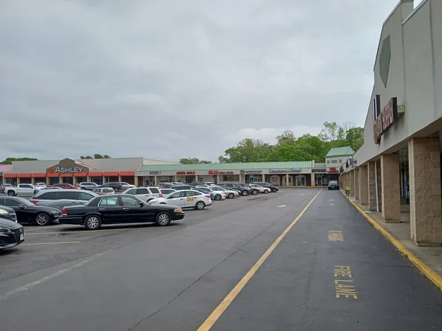 Chestnut Hills Shopping Center