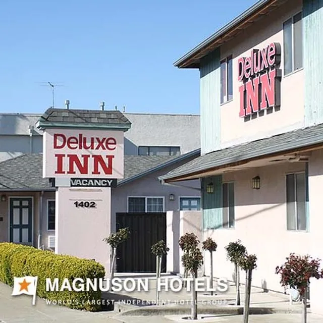 Deluxe Inn