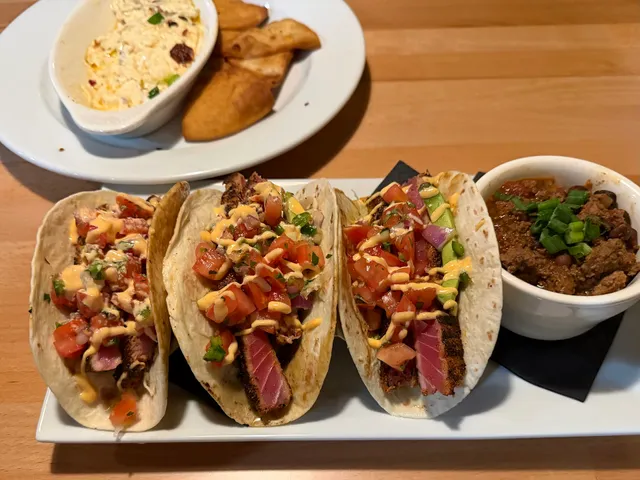 Longboards Williamsburg Dining & Tiki Bar