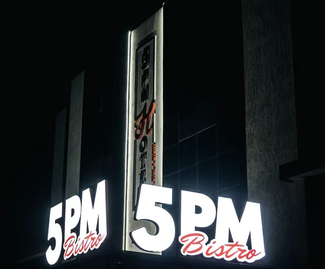 5 PM Hotel