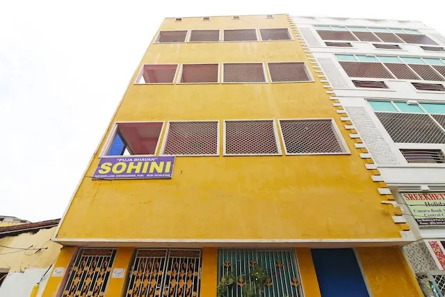 OYO 45445 Hotel Sohini