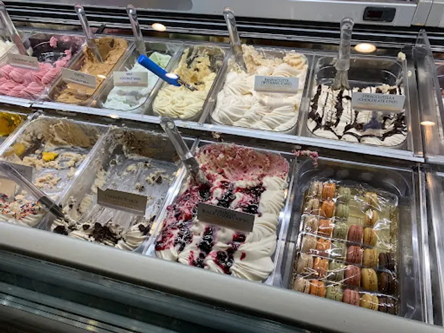 Paciugo @ the village in Allen