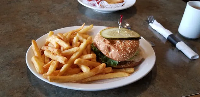 WELLS GRAY ROADHOUSE