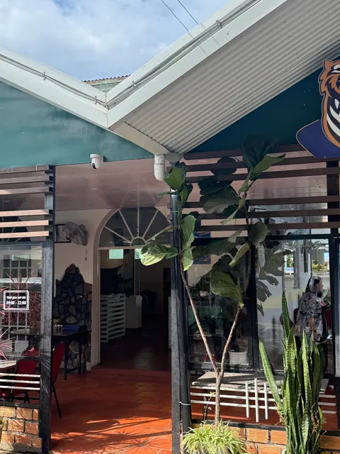 Sân Vườn quán 2