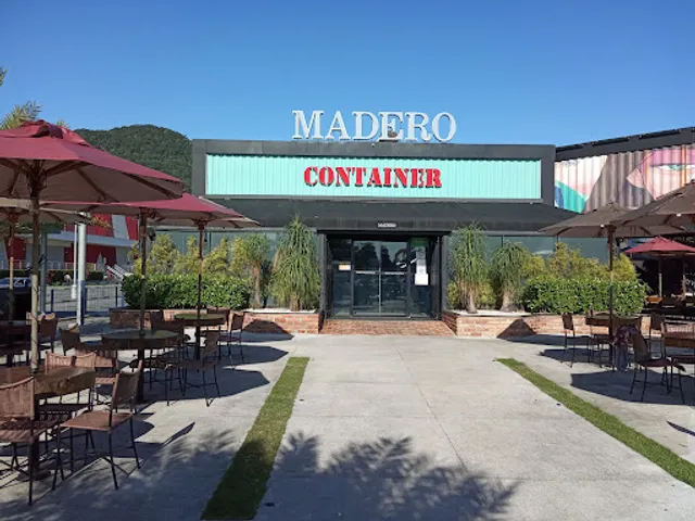 Madero Container Litoral Plaza