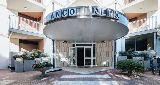 Appartamenti Bianco Nero