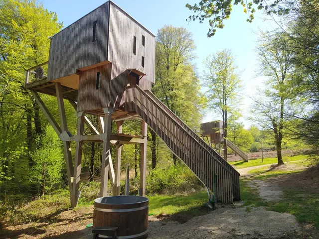 Camping étape en forêt, Normandie, Calvados