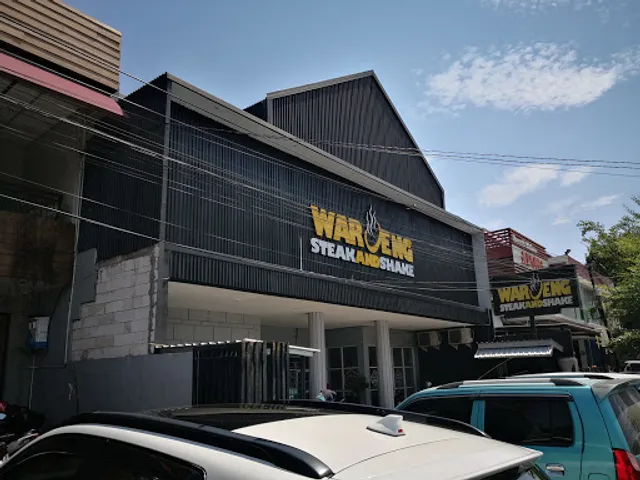 Waroeng Steak & Shake Boulevard