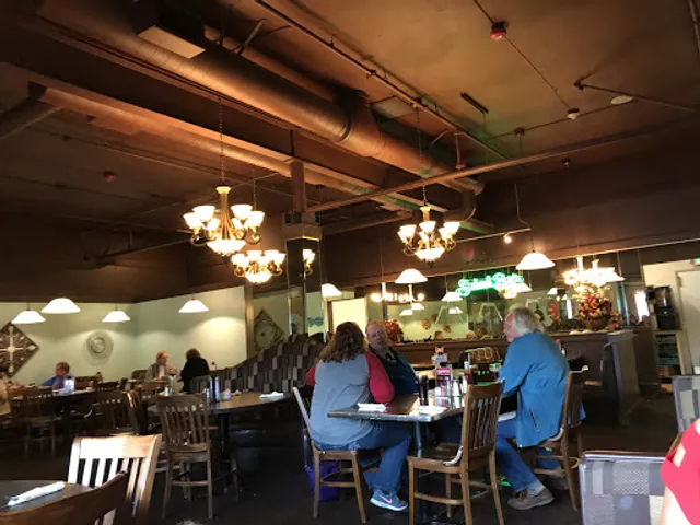 Charlie's Restaurant & Lounge