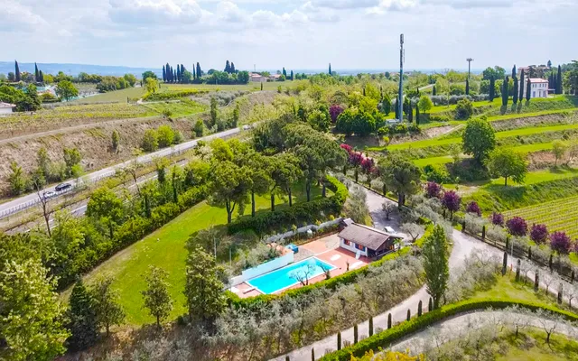 Lake & Country Holidays