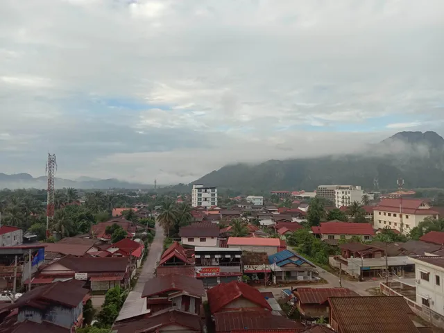 ทึปะเทดลาว