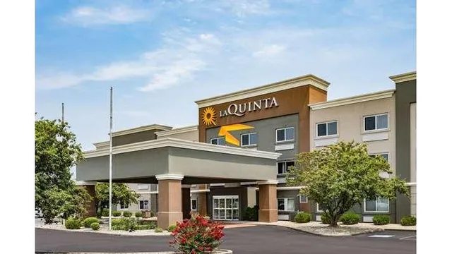 La Quinta Inn & Suites by Wyndham Evansville