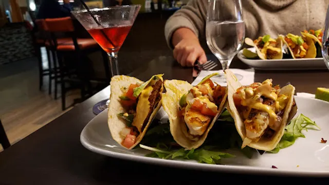 WhiteCaps Drinks + Eats