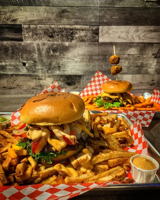 The Bullger Burger & Steak (Queen)