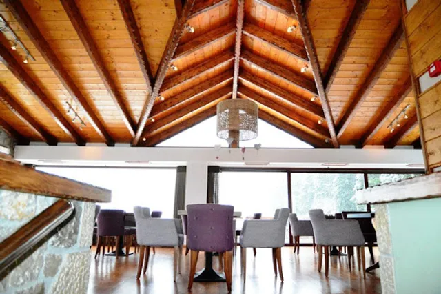 Μαντάμια Cafe