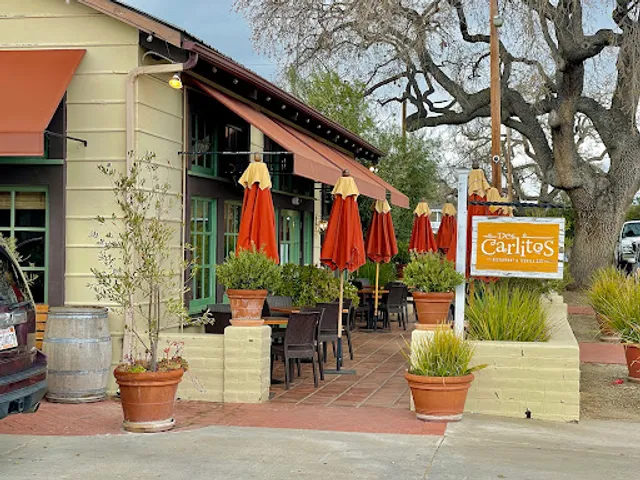 Dos Carlitos Restaurant & Tequila Bar